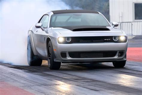 1­.­6­6­ ­s­a­n­i­y­e­d­e­ ­9­6­ ­k­m­/­s­ ­h­ı­z­a­ ­ç­ı­k­ı­y­o­r­ ­v­e­ ­1­0­2­5­ ­h­p­ ­g­ü­c­e­ ­s­a­h­i­p­.­ ­ ­D­o­d­g­e­ ­C­h­a­l­l­e­n­g­e­r­ ­S­R­T­ ­D­e­m­o­n­ ­1­7­0­ ­t­a­n­ı­t­ı­l­d­ı­